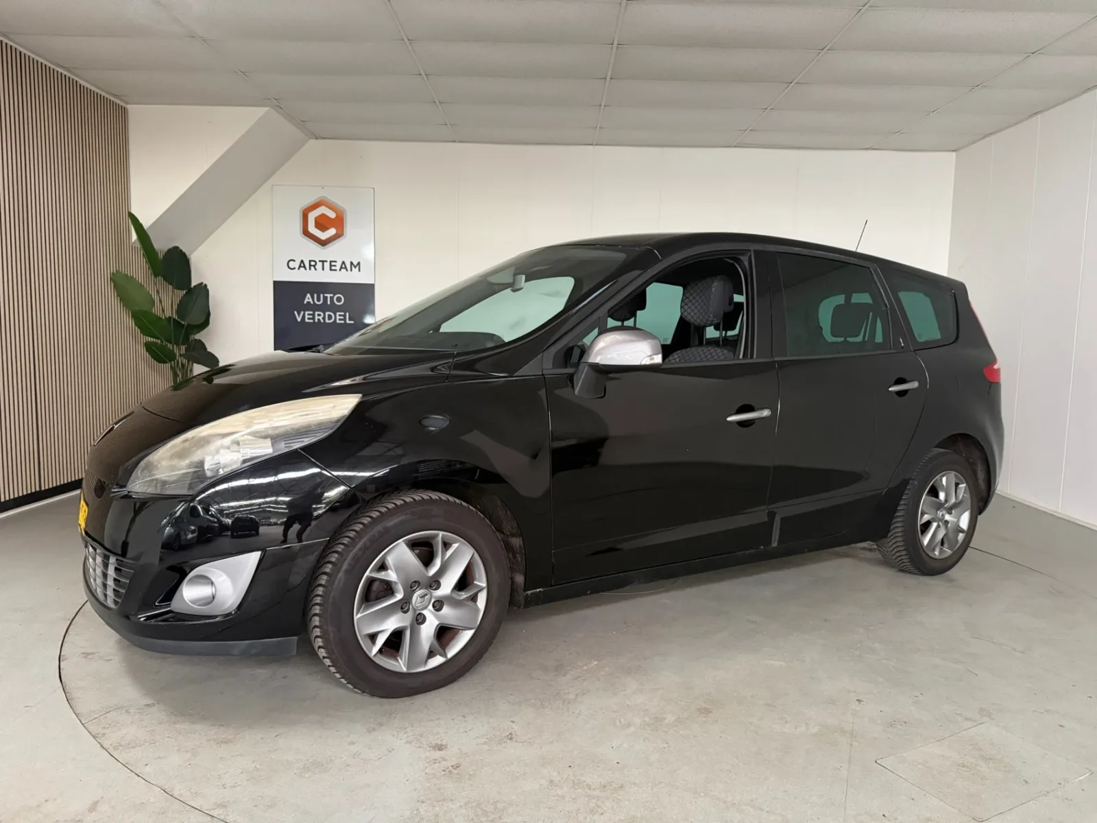 Renault Grand Scénic (2011) — foto 1