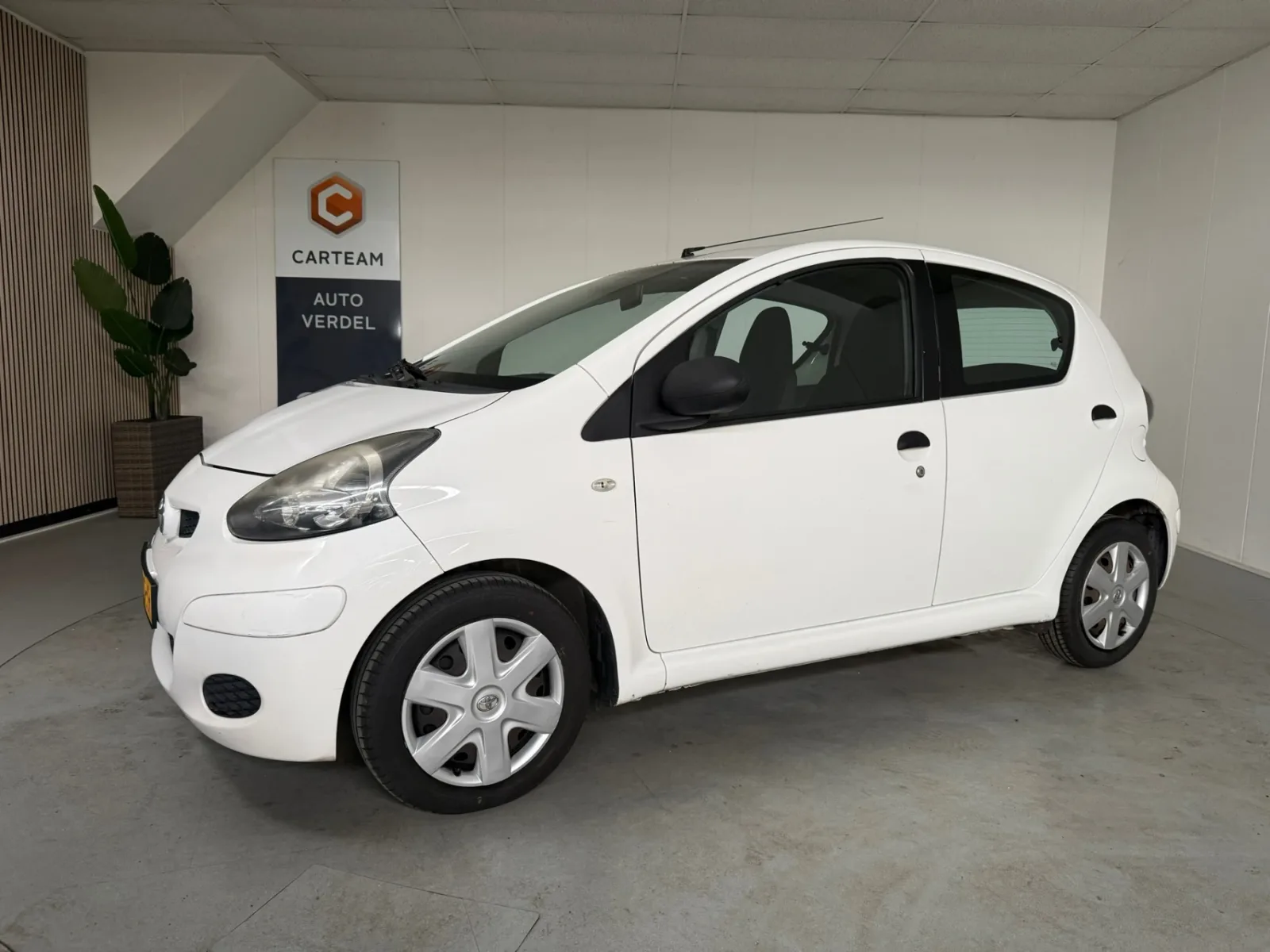 Toyota Aygo (2012) — foto 1