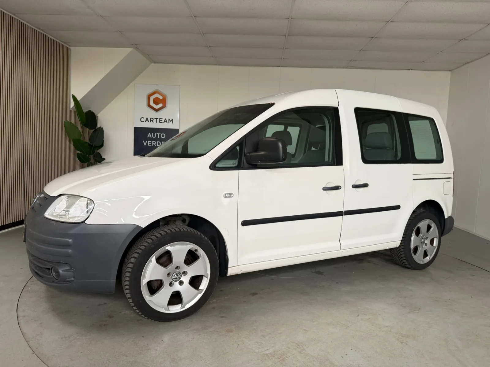 Volkswagen Caddy (2007) — foto 1
