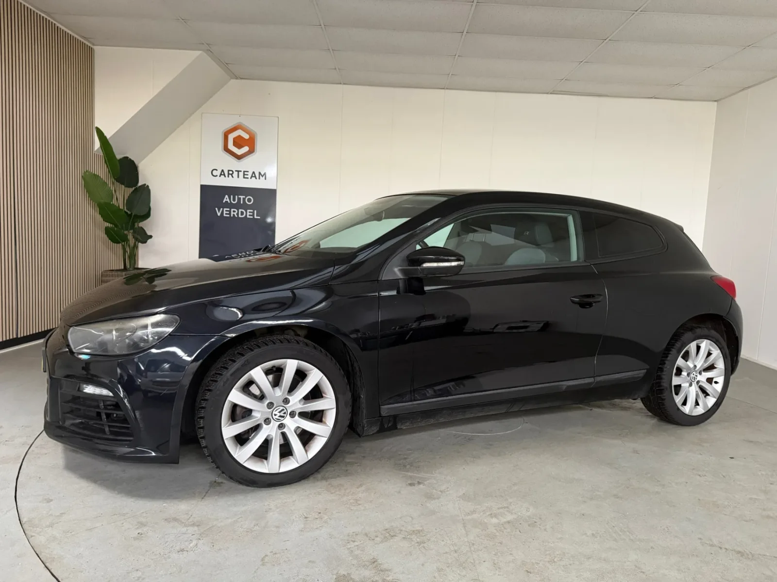 Volkswagen Scirocco (2009) — foto 1