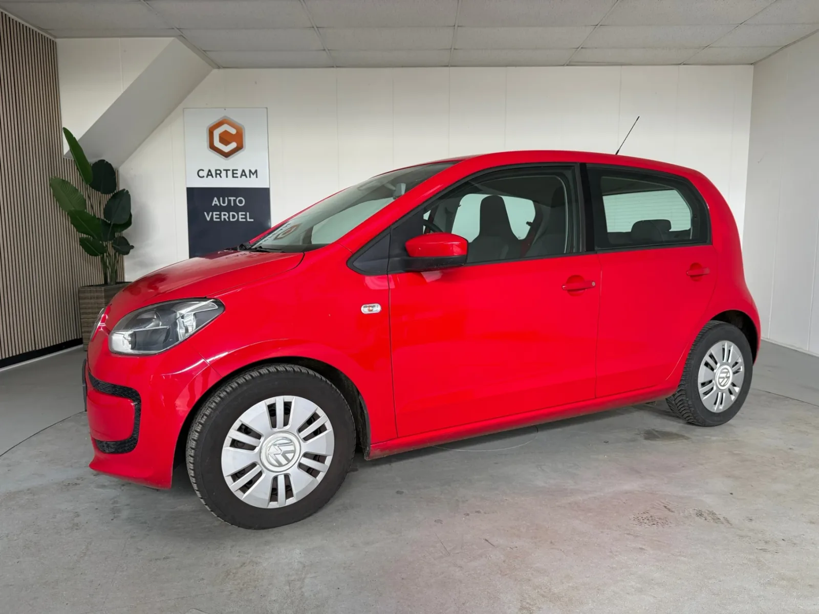 Volkswagen Up! (2012) — foto 1