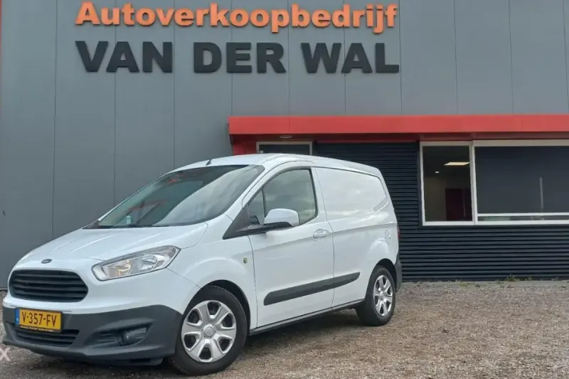 Ford Transit Courier (2017)