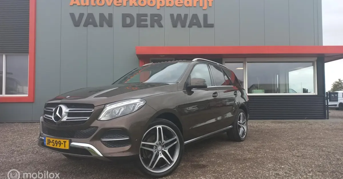 Mercedes-Benz GLE (2016) — foto 1