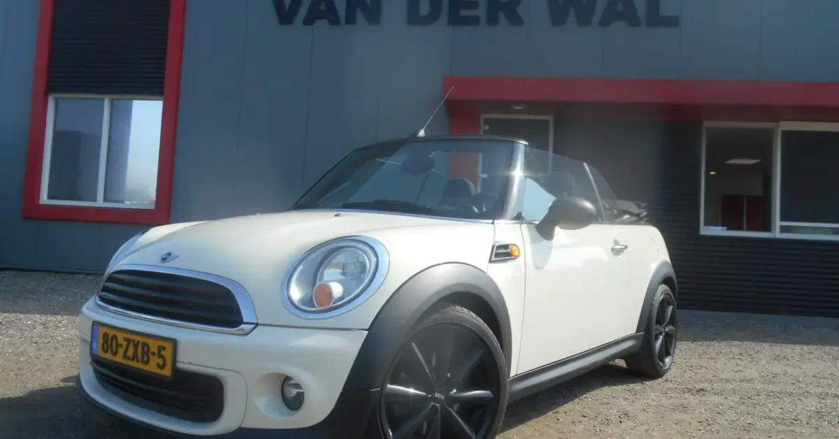 MINI Cabrio (2013) — foto 1