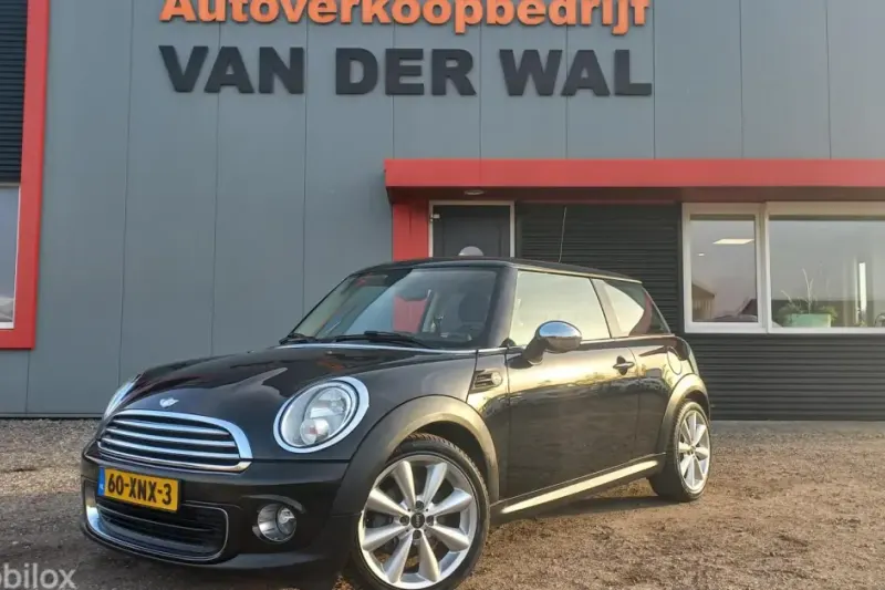 MINI One (2012)