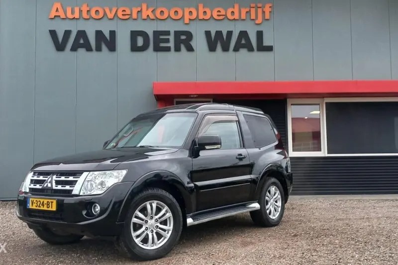 Mitsubishi Pajero (2012)