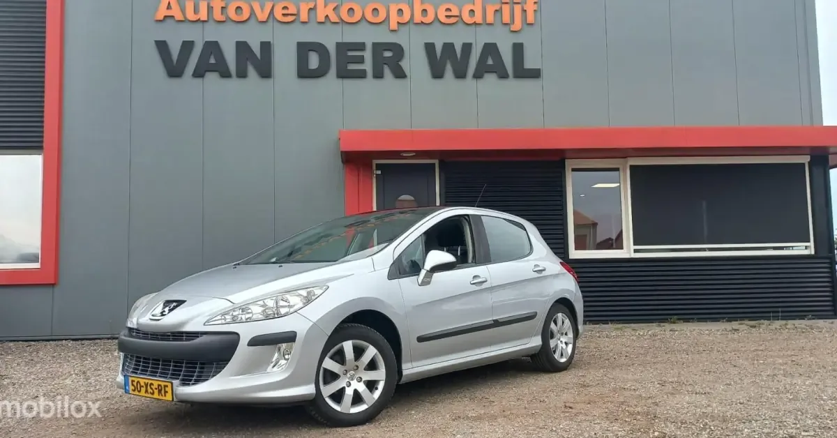 Peugeot 308 (2007) — foto 1