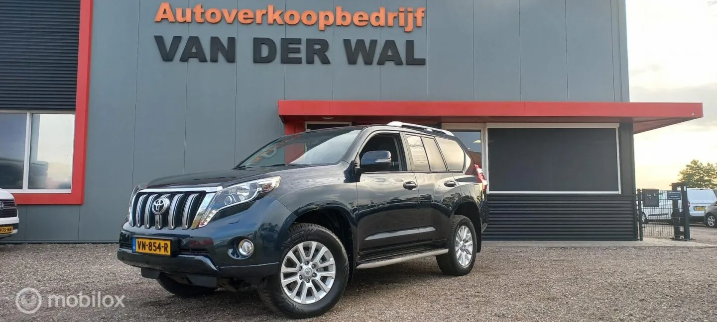 Toyota Land Cruiser (2015) — foto 1