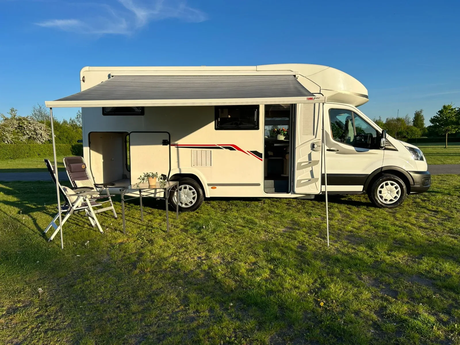 € 287 GA Ford Transit met Lengtebedden 5 KEER VEILIGHEIDSGORDEL (2021) — foto 1