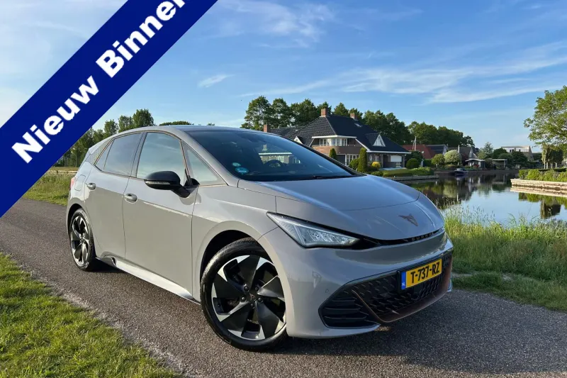 CUPRA Born (2023)