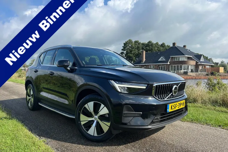 Volvo XC40 (2023)
