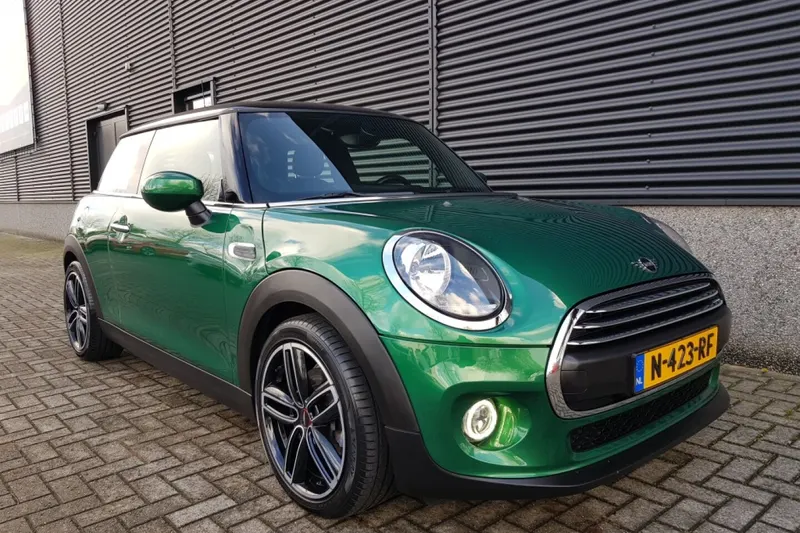 MINI One (2021)