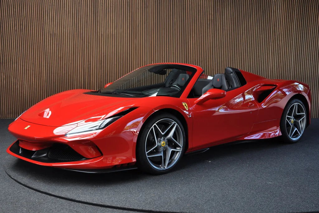 Ferrari F8 Spider (2021) — foto 1