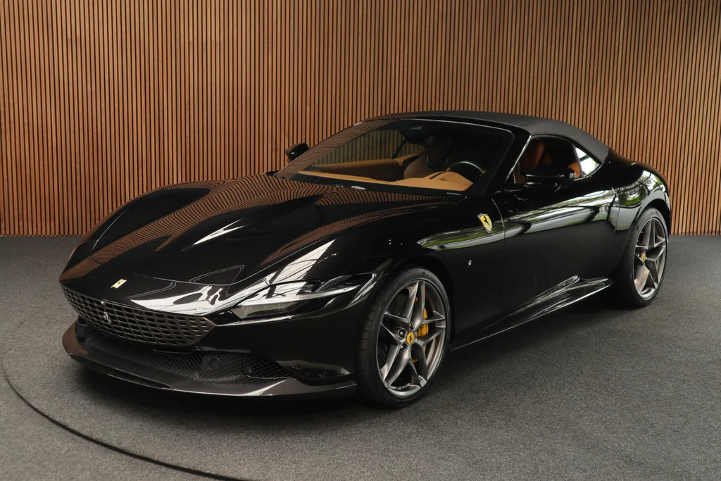 Ferrari Roma Spider (2025) — foto 1