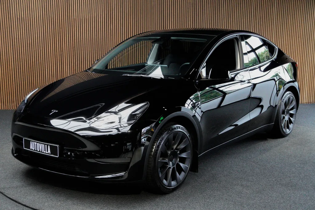 Tesla Model (2022) — foto 1