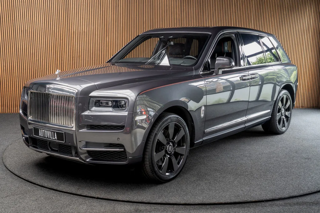 Rolls-Royce Cullinan (2019) — foto 1