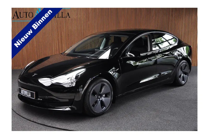 Tesla Model (2022)