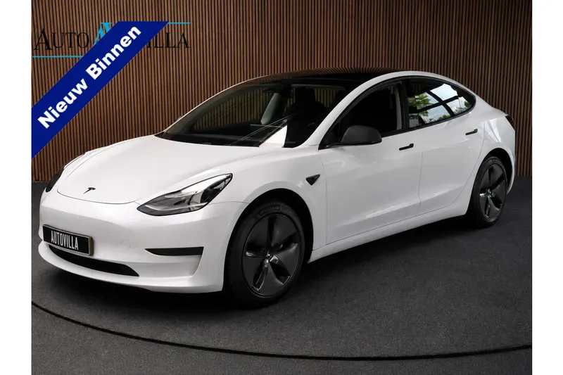 Tesla Model (2023)