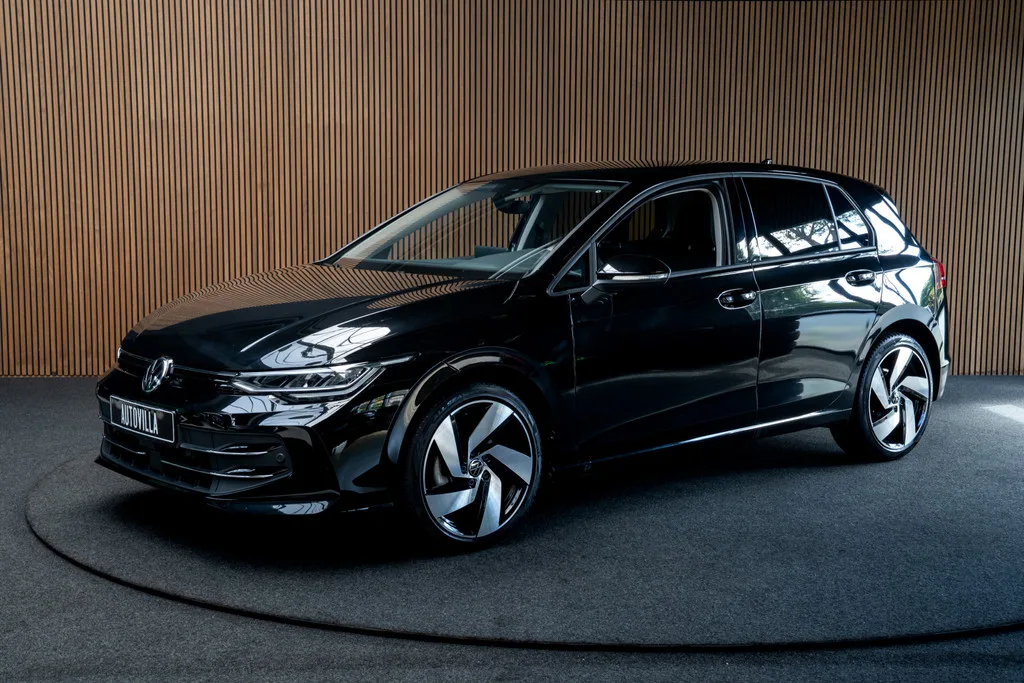 Volkswagen Golf (2025) — foto 1