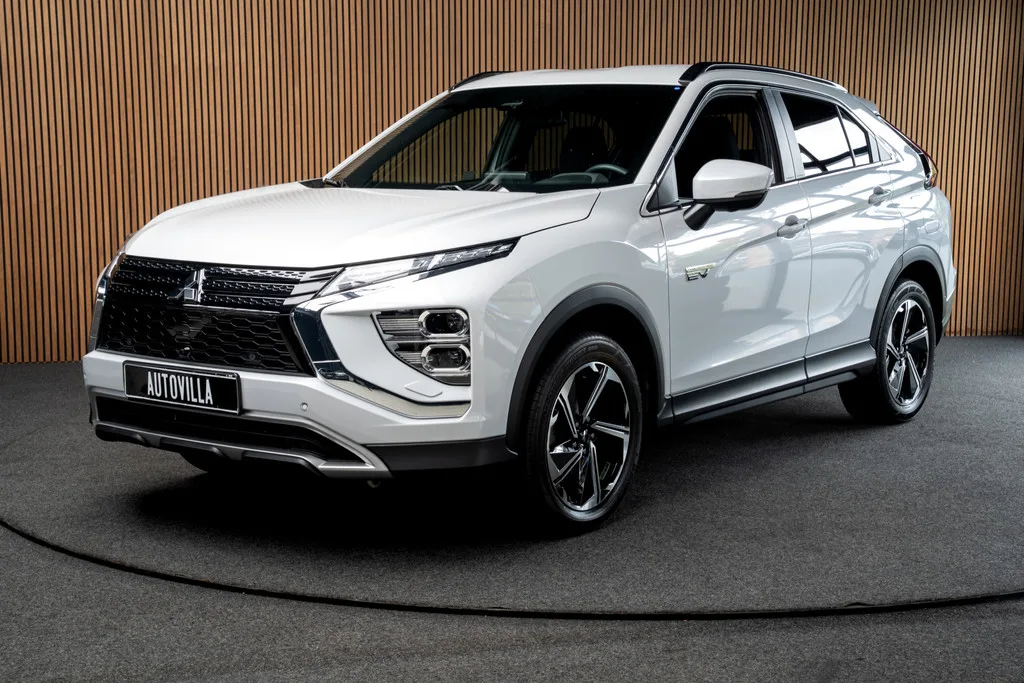 Mitsubishi Eclipse Cross (2022) — foto 1