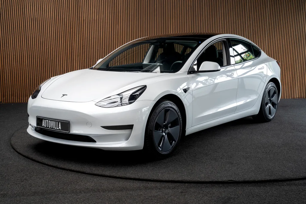 Tesla Model (2023) — foto 1