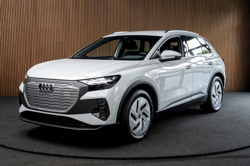 Audi Q4 e-tron (2023) — foto 1