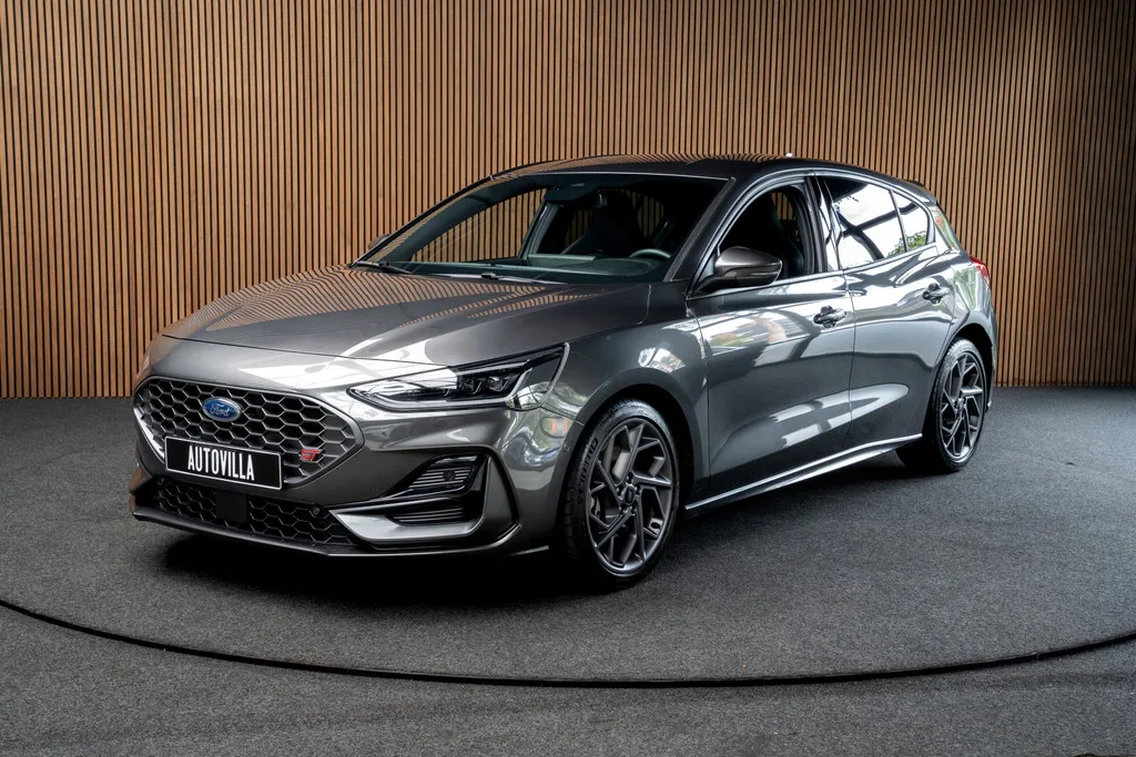 Ford Focus (2023) — foto 1