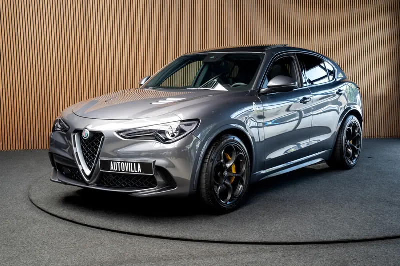 Alfa Romeo Stelvio (2018)