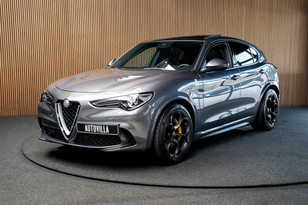 Alfa Romeo Stelvio (2018) — foto 1