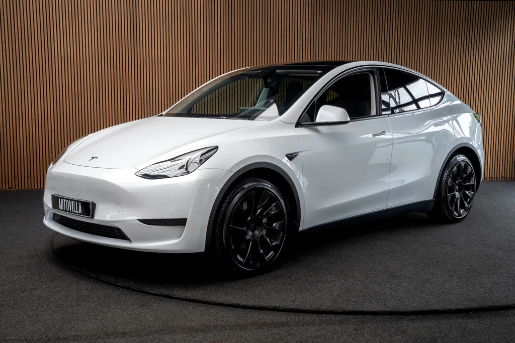 Tesla Model Y (2022) — foto 1