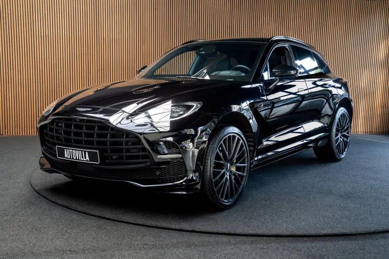 Aston Martin DBX (2023)