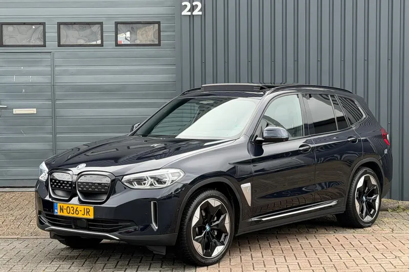 BMW iX3 (2021)