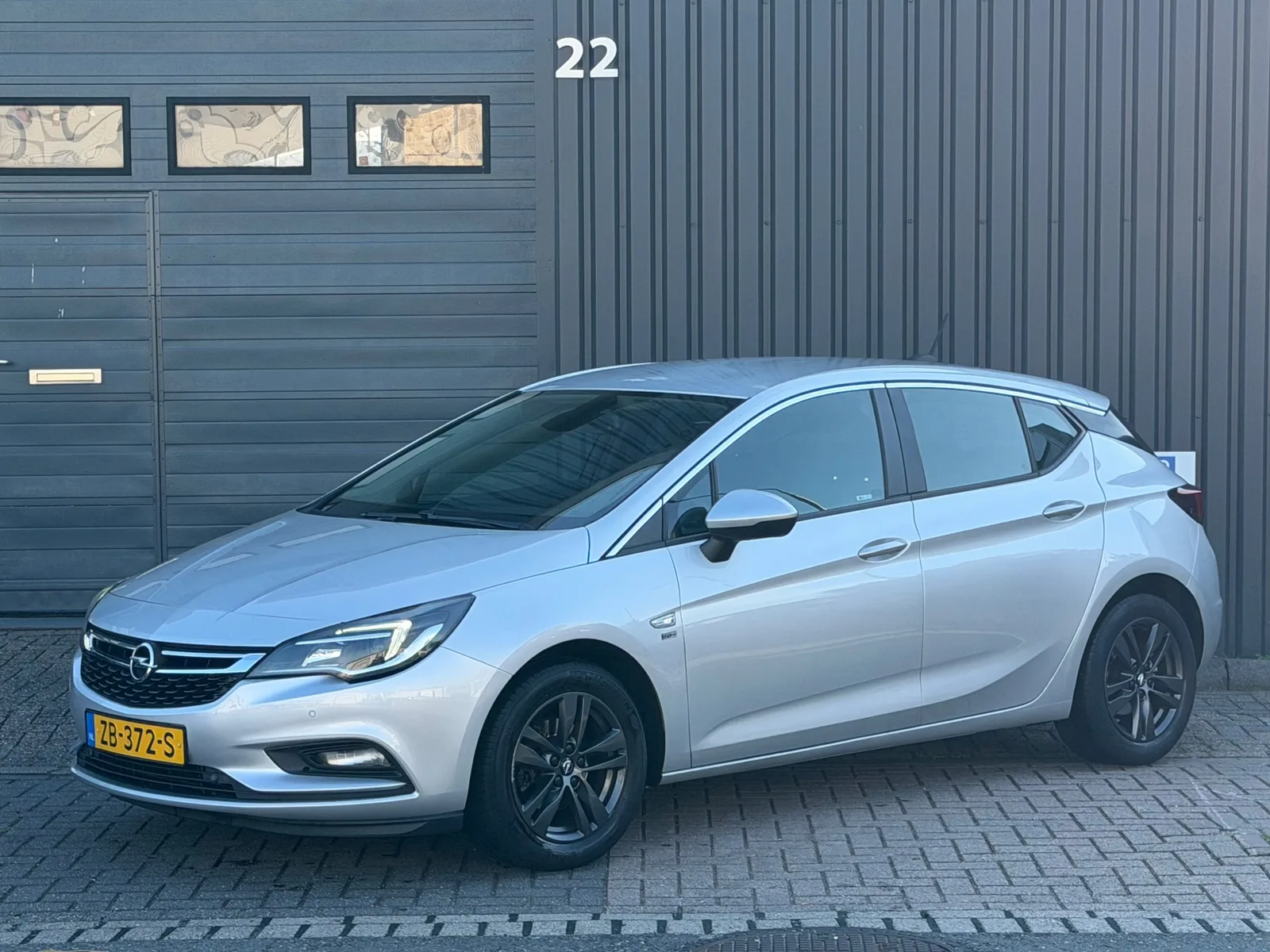 Opel Astra (2019) — foto 1