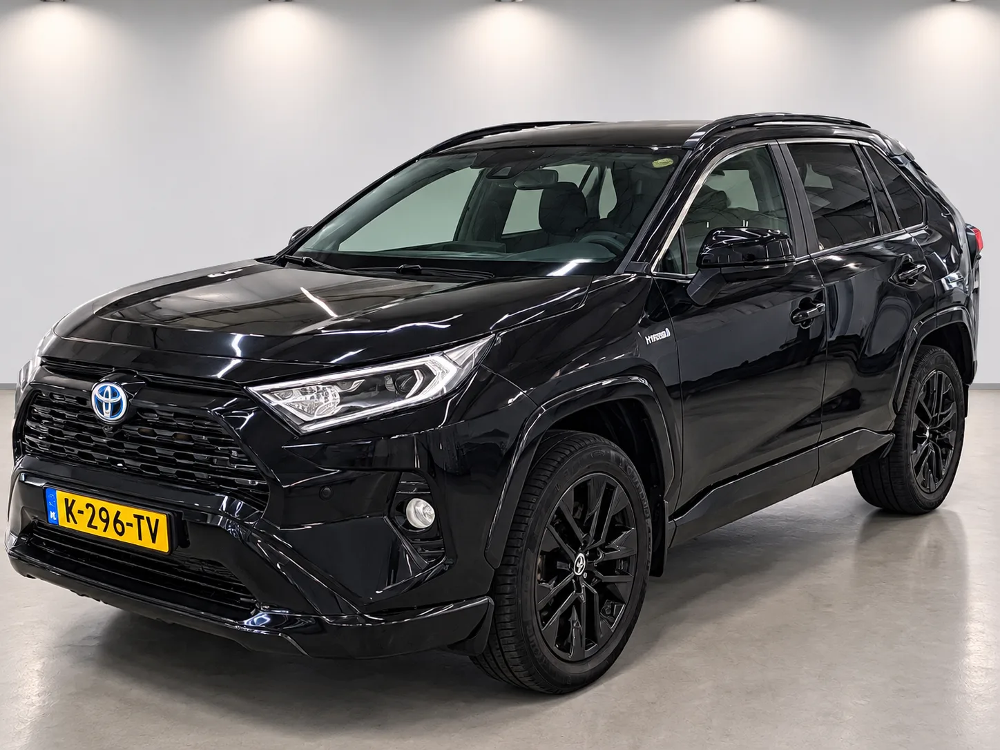 Toyota RAV4 (2021) — foto 1