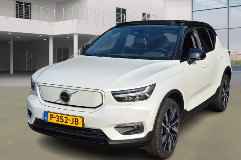 Volvo XC40 (2022)