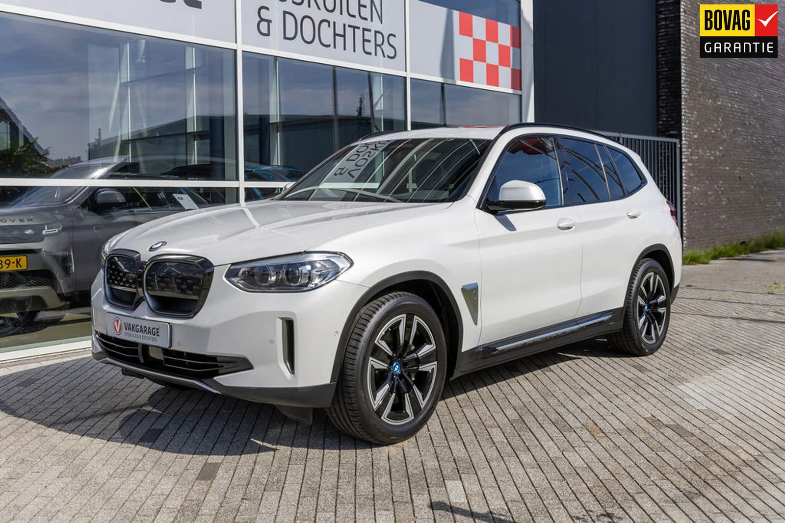 BMW iX3 (2021) — foto 1