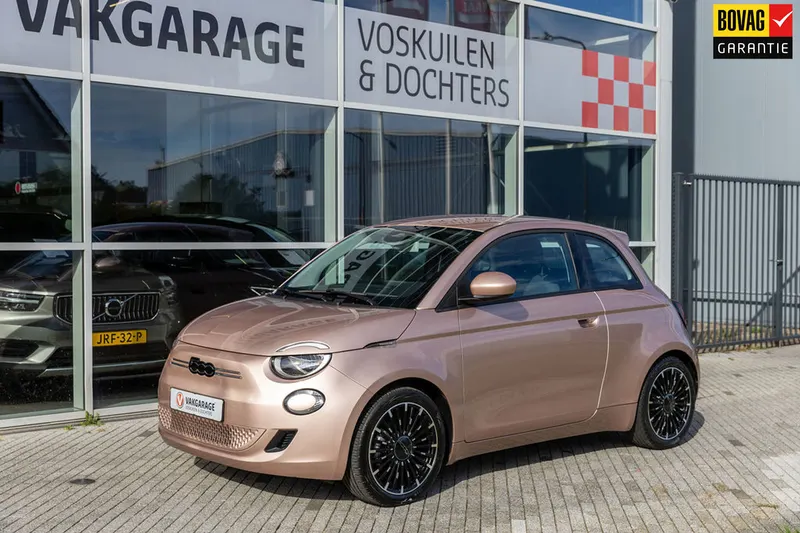 Fiat 500 (2023)