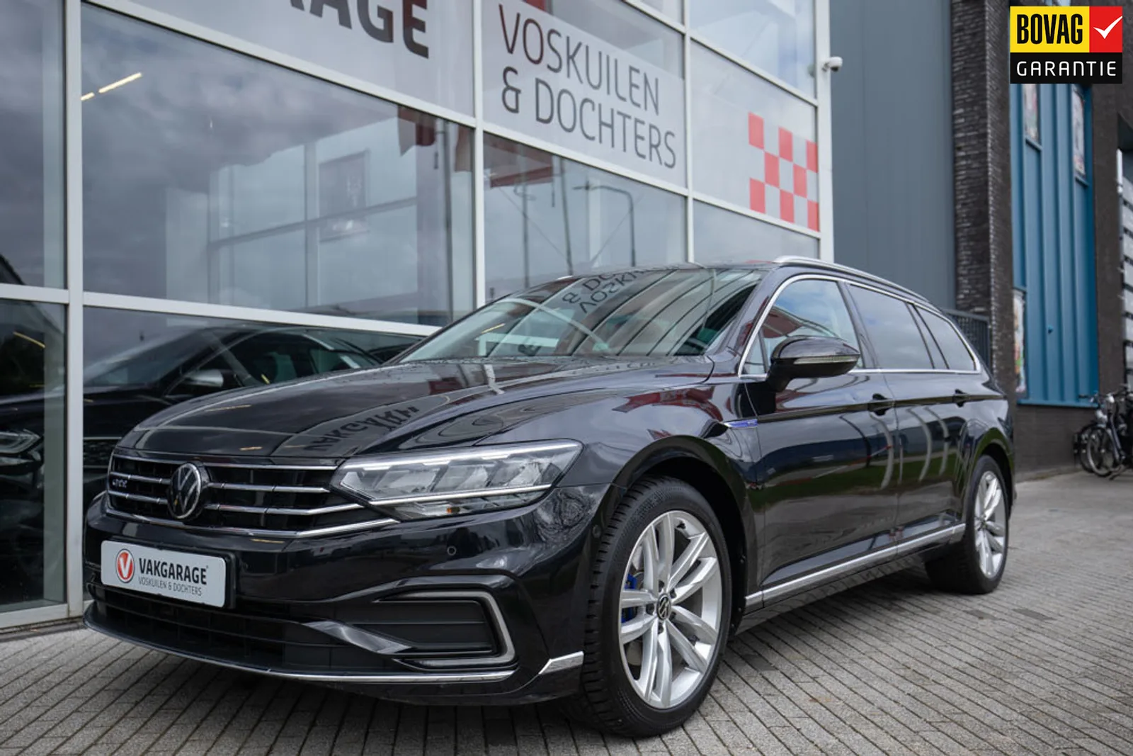 Volkswagen Passat (2022) — foto 1