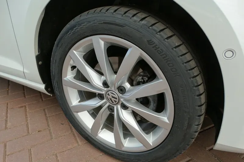 Volkswagen Golf (2014)