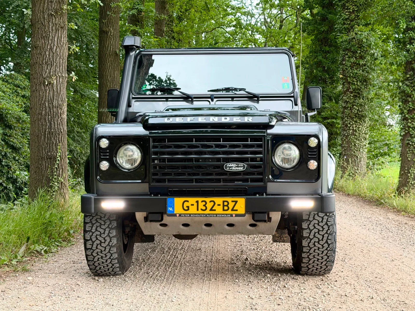 Land Rover Defender (2016) — foto 1