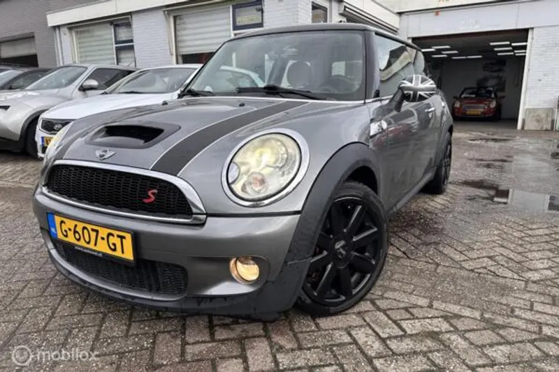 MINI Mini 1 6 Cooper s (2009)