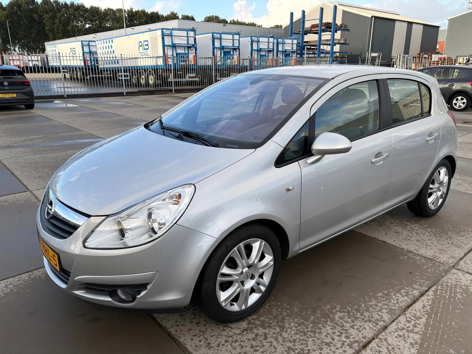 Opel Corsa (2008) — foto 1
