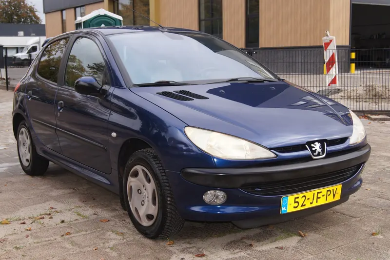 Peugeot 206 (2002)
