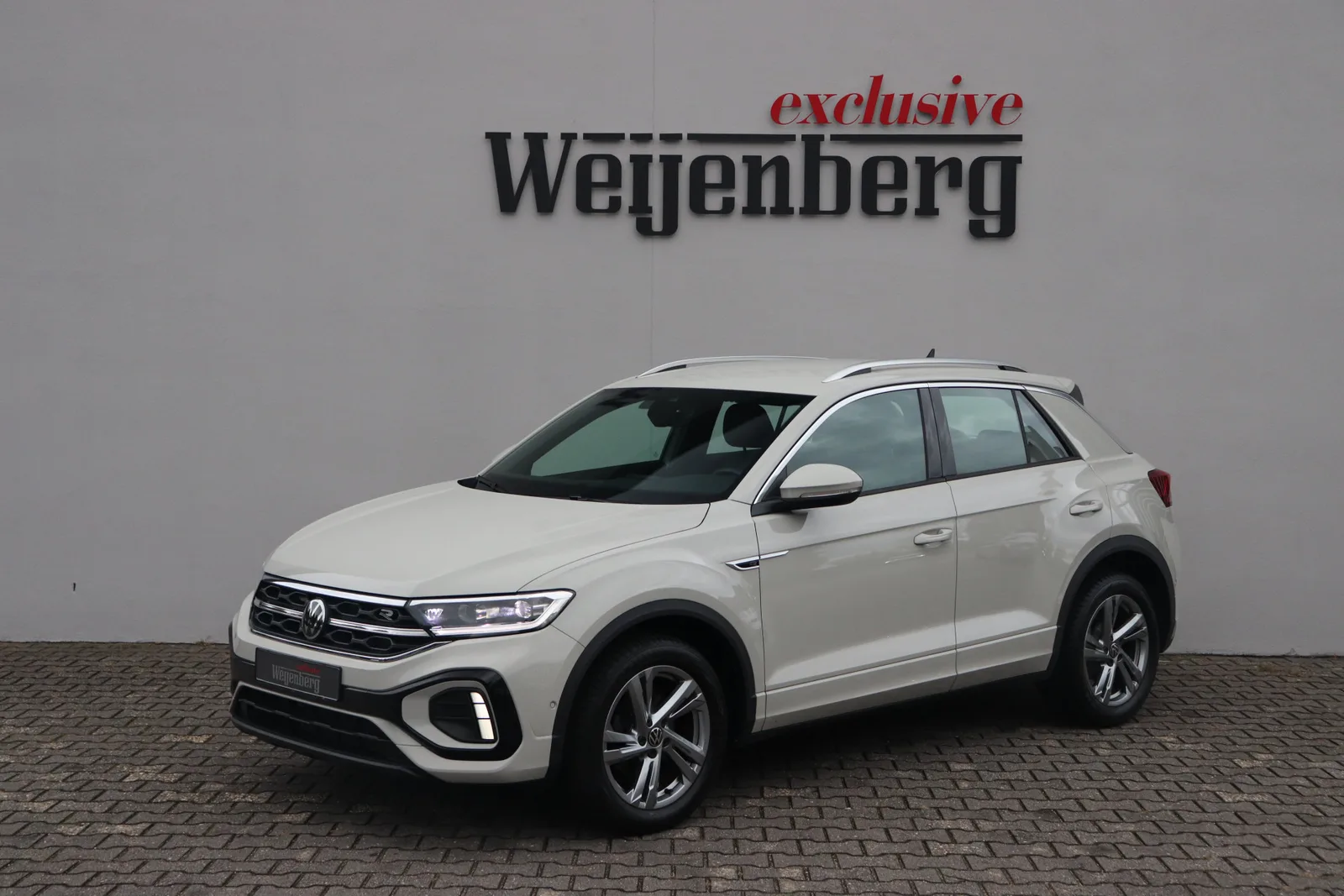 Volkswagen T-Roc (2024) — foto 1
