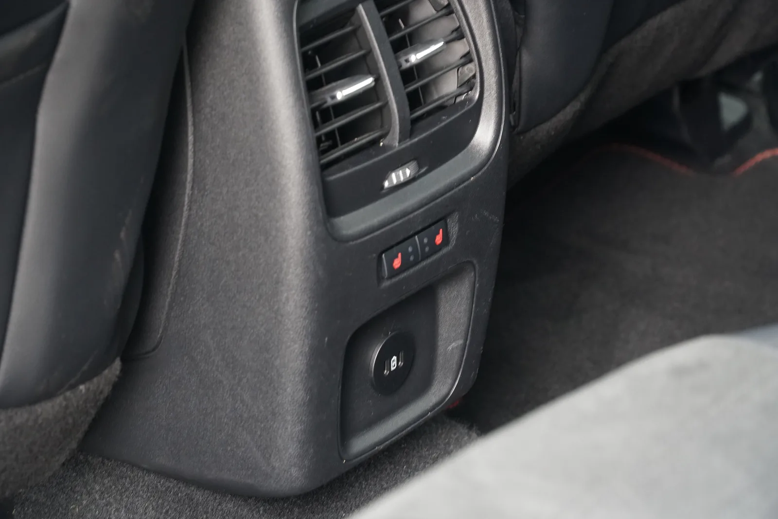 Ford Kuga (2023) — foto 1