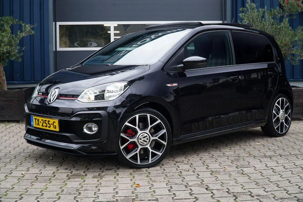 Volkswagen Up (2018) — foto 1