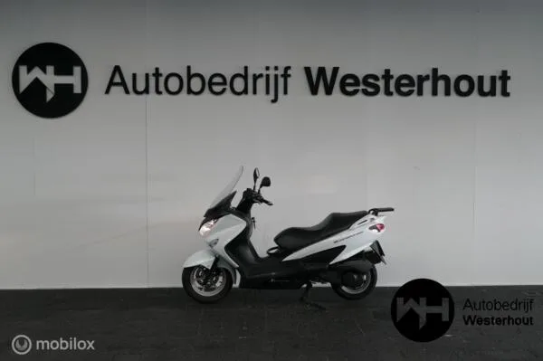 Suzuki AN 200 Burgman (2015) — foto 1