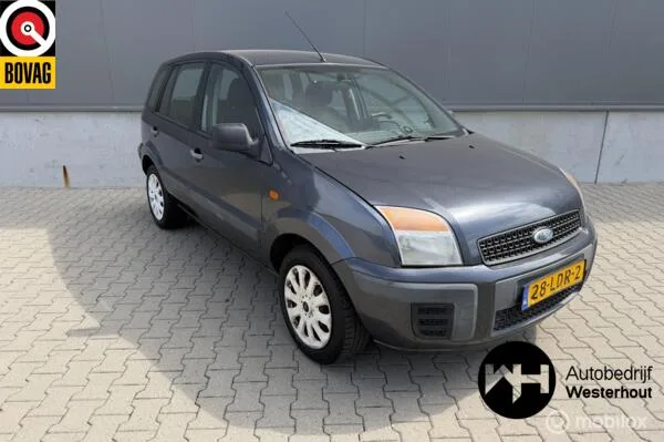 Ford Fusion (2010) — foto 1
