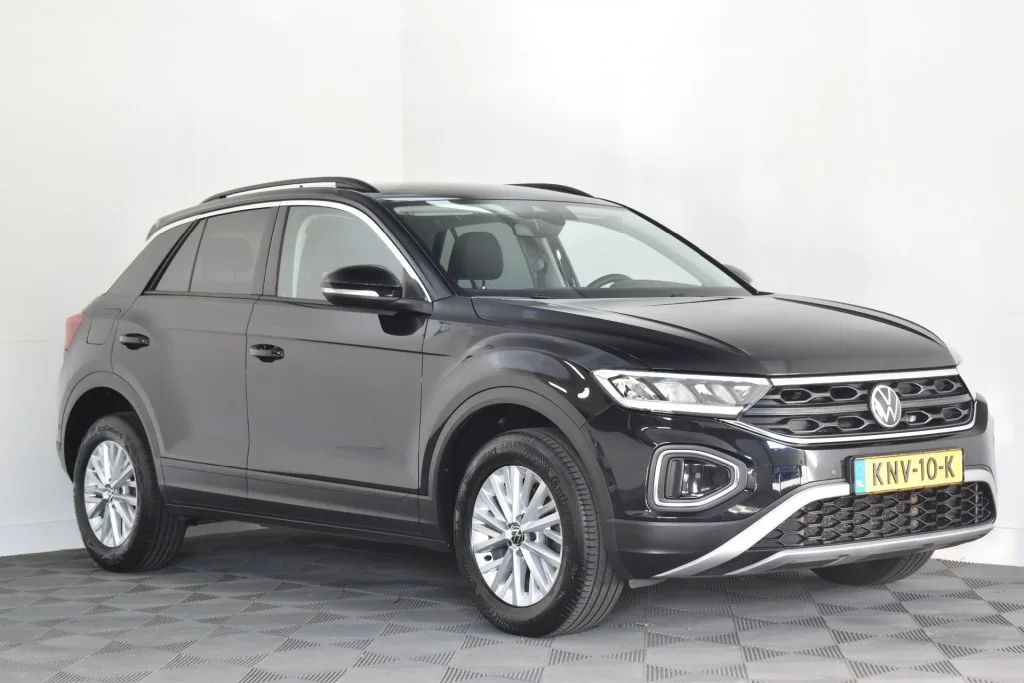 Volkswagen T-Roc (2023) — foto 1
