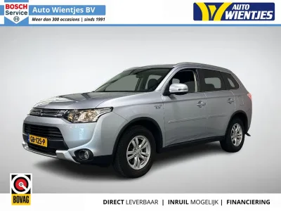 Mitsubishi Outlander (2015) — foto 1